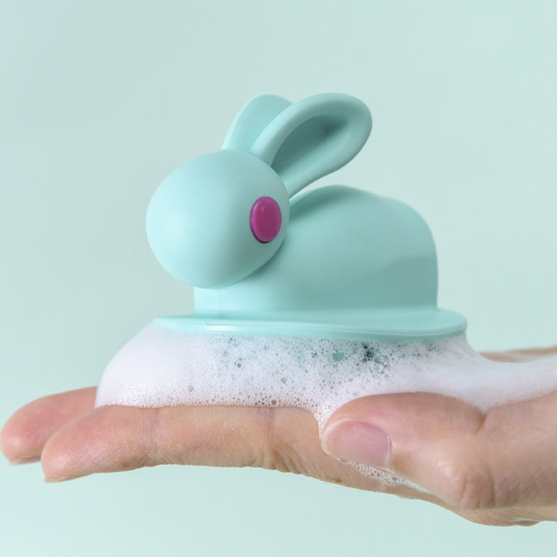 Brosse à shampooing en caoutchouc souple pour le massage du cuir chevelu des enfants